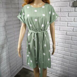 Shein Ladies Size Medium Green with White Dots Short Sleeves Lightweight Dress